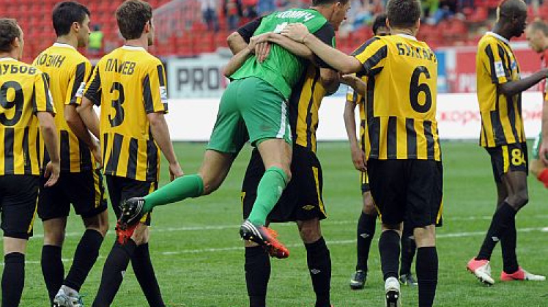 Vladikaukāzas "Alania" futbolisti līksmo pēc uzvaras
Foto: ITAR-TASS/Scanpix