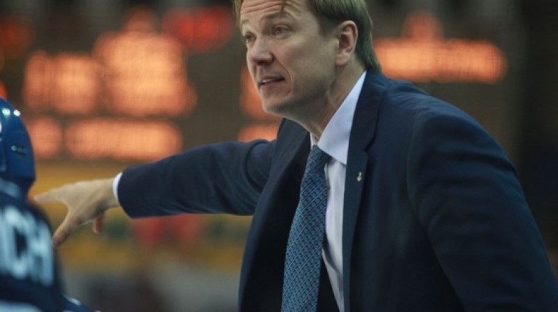 Var nojaust, ka Pēteris Skudra labi saprot, kas notiek Rīgas galvenās hokeja komandas kulisēs...

 Foto: hcsibir.ru