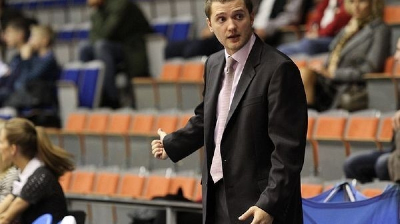Latvijas U16 meiteņu izlases galvenais treneris Kaspars Mājenieks.
Foto: Mārtiņš Sīlis, loc.lv