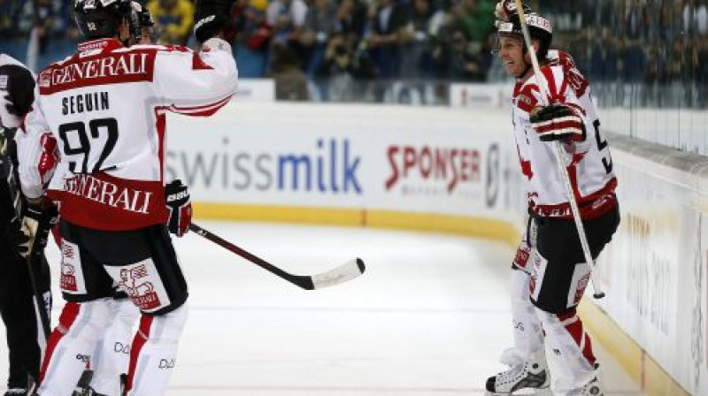 Kanādas kapteinis Raiens Smits atzīmē vārtus
Foto: AP/SCANPIX SWEDEN