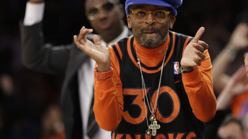 Spaiks Lī ir viens no uzticīgākajiem Ņujorkas "Knicks" komandas faniem
Foto: AP/Sacanpix