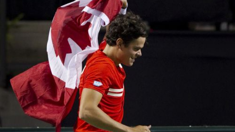 Milošs Raoničs ar Kanādas karogu
Foto: Reuters/Scanpix