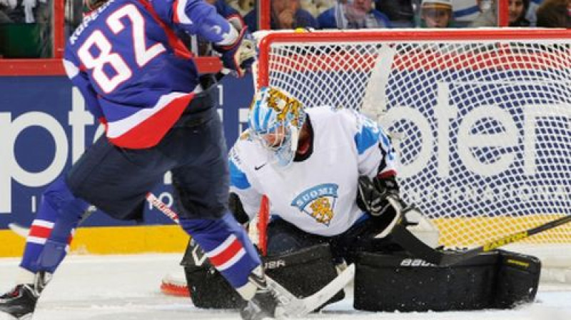 Tomāšs Kopeckis pret Anti Rāntu
Foto: Richard Wolowicz/HHOF-IIHF Images