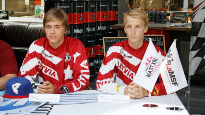 Pasaules junioru čempionāta dalībnieki  Tomass Šileika un Kristers Drevinskis.