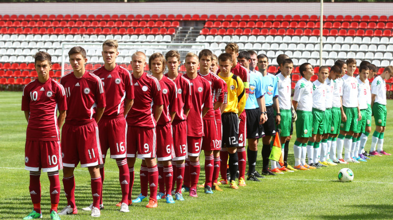 Latvijas U-16 jauniešu izlases sākumsastāvs spēlē ar Bulgāriju. Foto: rfs.ru