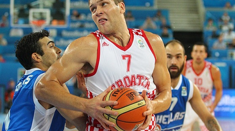 Divmetrīgais horvātu aizsargs Bojans Bogdanovičs divos pagarinājumos guva 13 no 22 komandas punktiem
Foto: www.fibaeurope.com