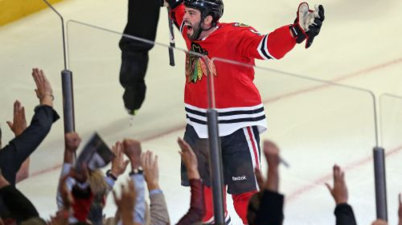 Brendons Boligs pirmajā trešdaļā ievadīja Čikāgas "Blackhawks" sešu vārtu parādi
Foto: AFP/Scanpix