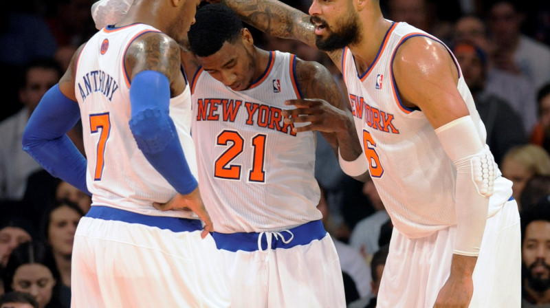 Taisons Čendlers (pa labi) vismaz mēnesi basketbolu nespēlēs.
Foto: AP/Scanpix.