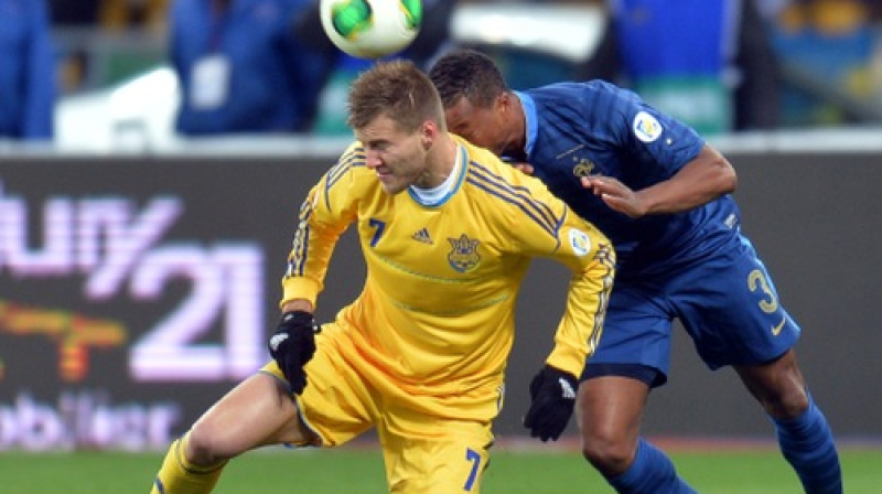 Andrijs Jarmolenko pret Patrisu Evrā
Foto: AFP/Scanpix