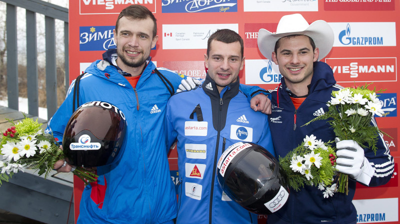 Pirmā posma laureāti: Aleksandrs Tretjakovs, Martins Dukurs, Dominiks Pārsons
Foto: AP / Scanpix