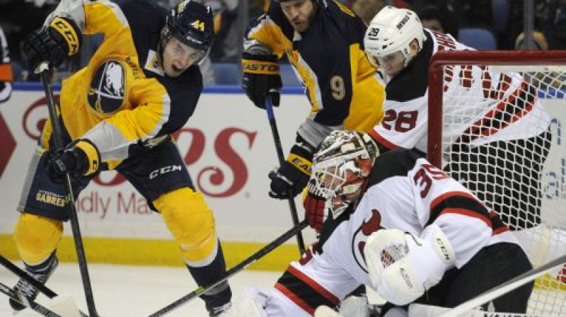 "Sabres" cīņā ar "Devils" hokejistiem
Foto:AP/Scanpix