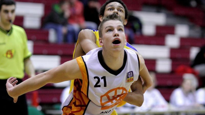 Ervīns Mežnieks: 11 punktu Latvijas U18 izlases pirmajā pārbaudes spēlē.
Foto: basket.lv