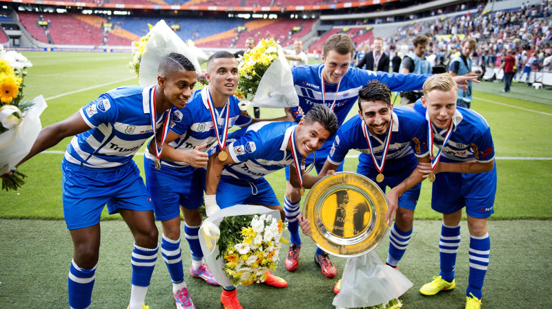 "Zwolle" futbolisti ar pirmo Superkausa trofeju kluba vēsturē
Foto: AFP/Scanpix