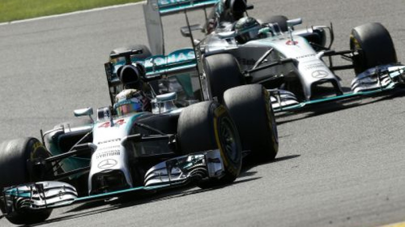 "Mercedes" formulas Beļģijas trasē
Foto:HZ/PIXATHLON/SIPA/Scanpix