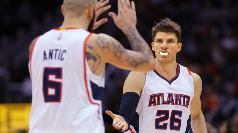 Pero Antičs un Kails Korvers (Atlanta ''Hawks'')
Foto: AP/Scanpix