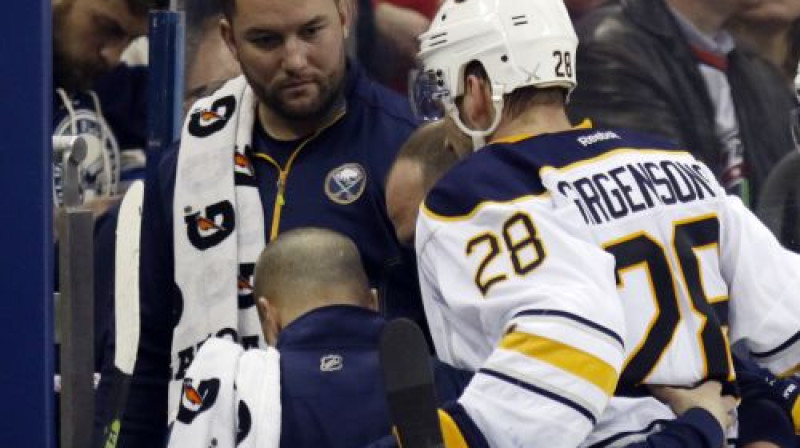 Zemgus Girgensons pamet spēli pret "Blue Jackets"
Foto: AP/Scanpix