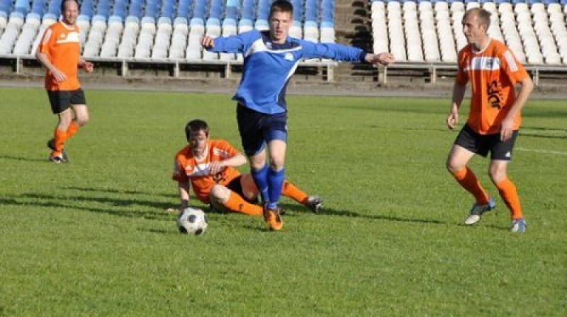 Ar bumbu "Rīgas Futbola skolas" futbolists Aleksejs Rosoha