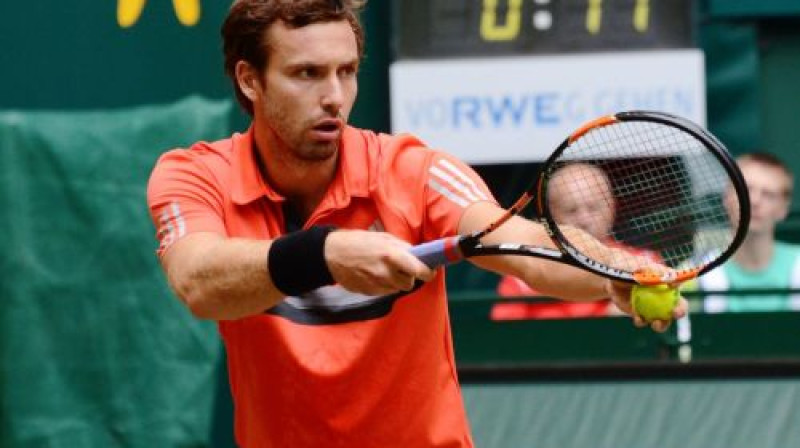 Ernests Gulbis mačā pret Rodžeru Federeru
Foto: Gerry Weber Open