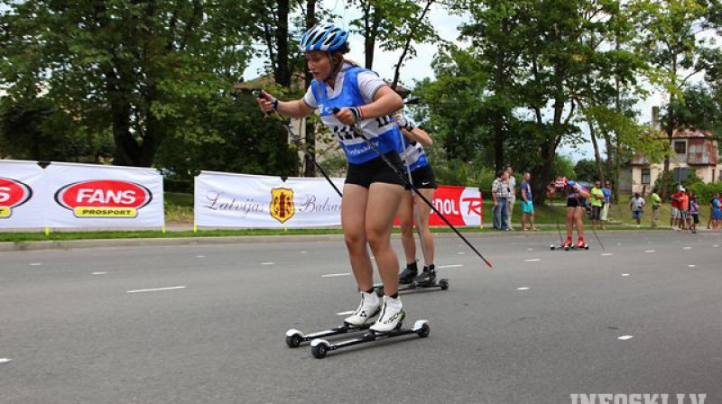 Finišs sprintā Raiņa ielā Madonā 2014.gada FIS sacensības. Foto: Infoski.lv