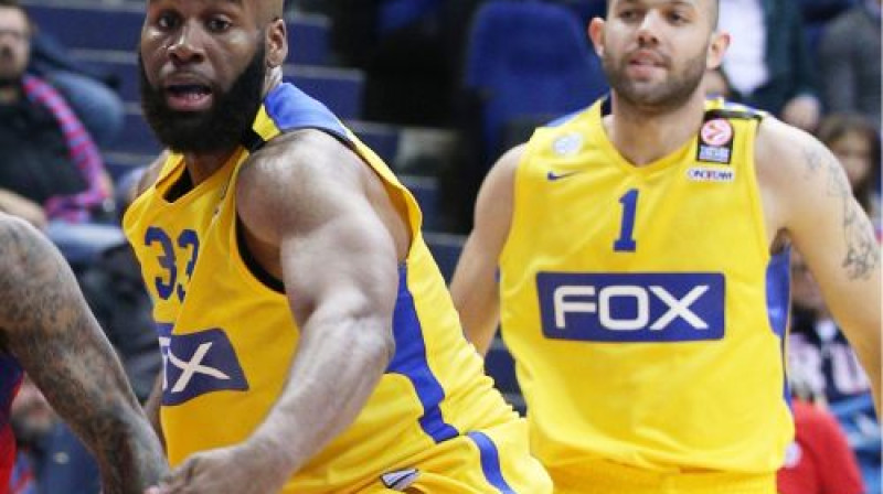 Telavivas "Maccabi" spēlētāji Arinze Onuaku un Džordans Fārmārs
Foto: Stanislav Krasilnikov/TASS/Scanpix