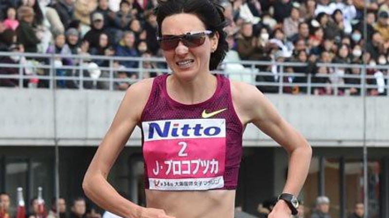 Jeļena Prokopčuka tuvojas finišam Osakā
Foto: osaka-marathon.com