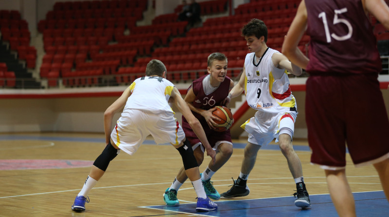 Artūrs Žagars un Latvijas U16 izlase: Turcijas turnīrā finišs ar uzvaru.
Foto: TBF.org