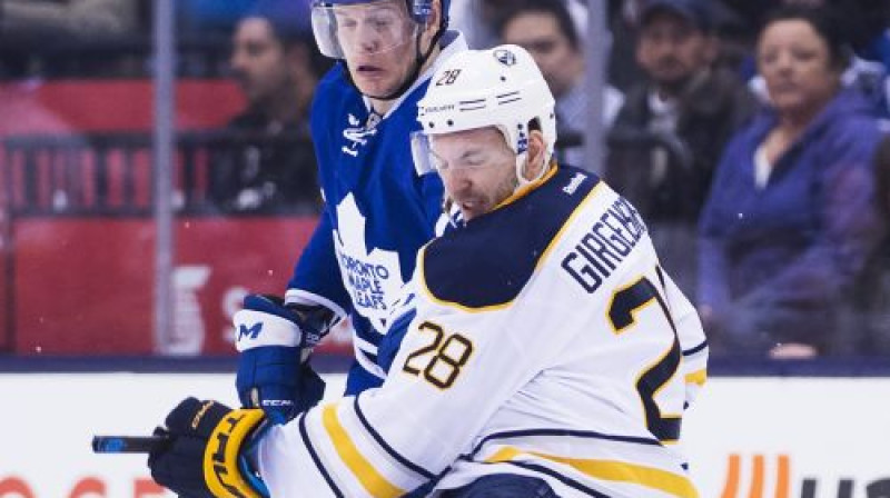 Zemgus Girgensons pret Toronto "Maple Leafs"
Foto: AP/Scanpix