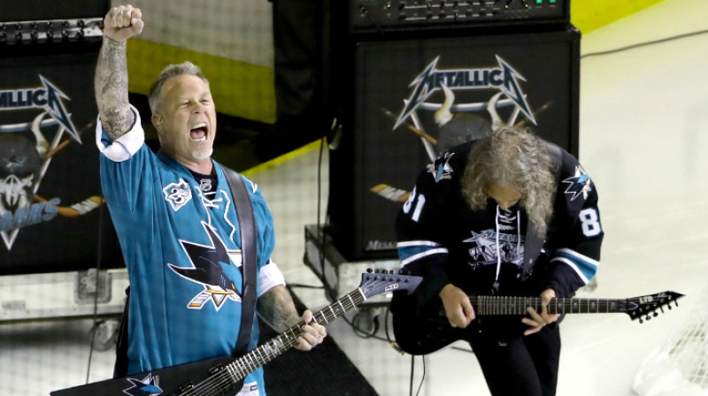 "Metallica" pirms "Sharks" un "Penguns"
Foto: AFP/Scapnpix