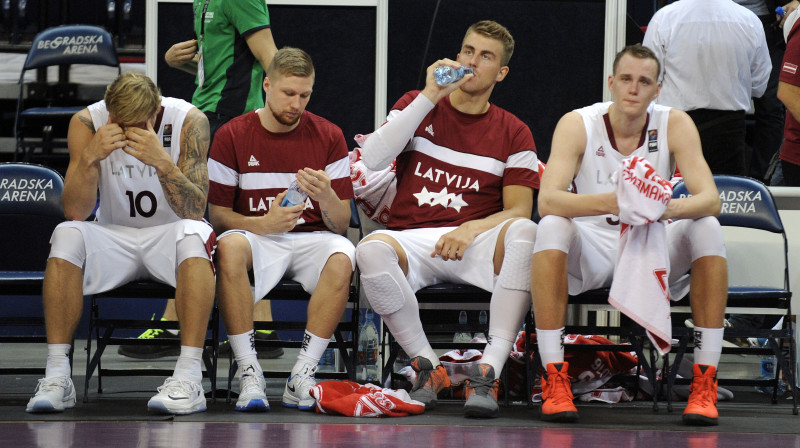 Sarūgtinātie Latvijas basketbolisti
Foto: Romāns Kokšarovs, f64