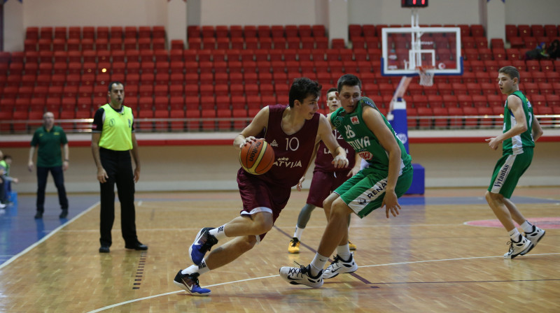 Adrians Šnipke un U16 izlase: 2.vieta Baltijas kausa izcīņā.
Foto: tbf.org