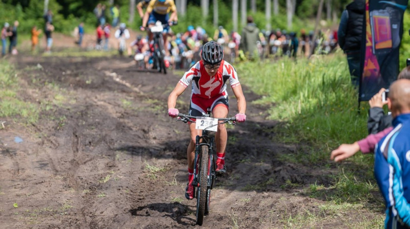 Mārtiņam Blūmam no ZZK ir iespēja uzvarēt abās MTB disciplīnās vienā gadā. Foto: Latvijas riteņbraukšanas federācija.