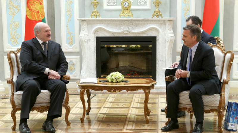 Aleksandrs Lukašenko un Renē Fāzels 
Foto: belta.by