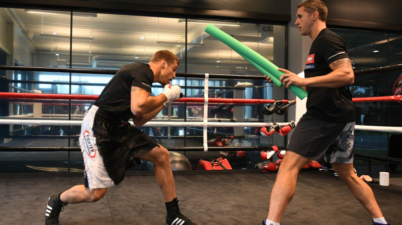 Mairis Briedis un Sandis Kleins
Foto: Romāns Kokšarovs/f64