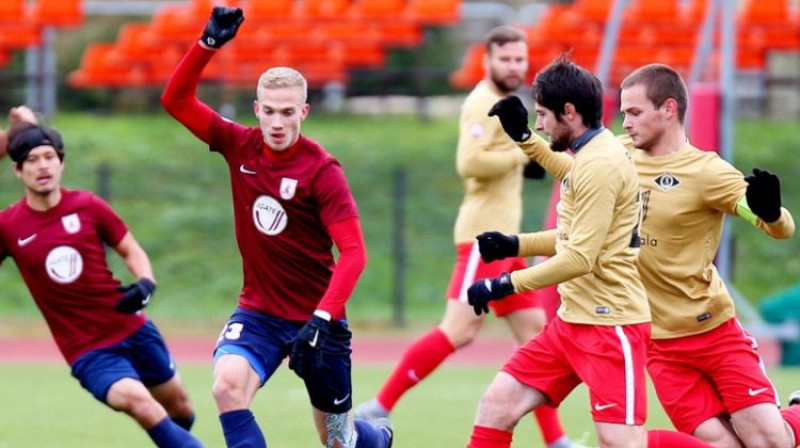 Kadrs no titula pretendenšu "Jelgavas" un "Spartaka" iepriekšējā mača
Foto: Nora Krevņeva/Futbola Virslīga