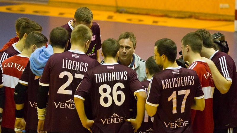 Latvijas handbolisti un treneris Uģis Vikštrems
Foto: Edgars Vaivads