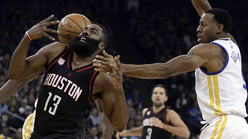 Džeimss Hārdens un Andrē Igudala 
Foto: AP/Scanpix