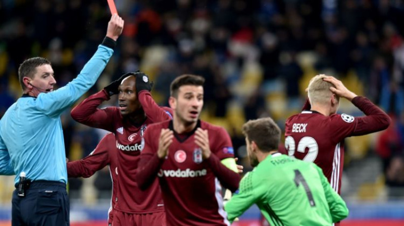 "Besiktas" spēlētāji pēc pirmā noraidījuma
Foto: AFP/Scanpix