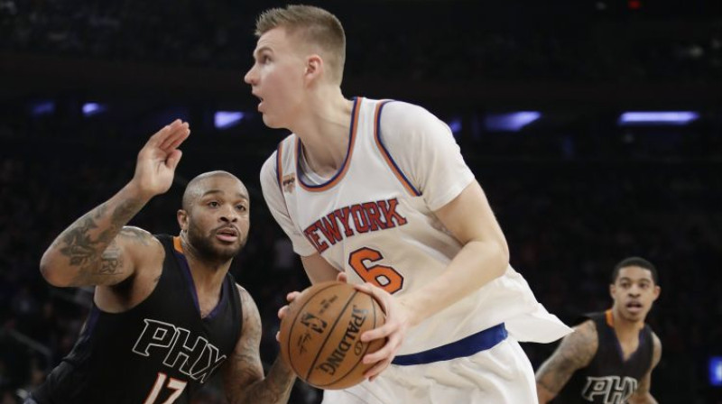 Kristaps Porziņģis spēlē pret "Suns"
Foto: AP/Scanpix