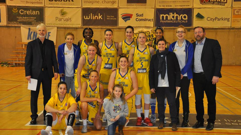 Ainars Zvirgzdiņš un "Castors Braine" basketbolistes 2017. gada 28. janvārī
Foto: Castors Braine