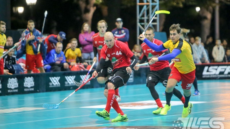 Pie Brīvības pieminekļa labākie bija Gints Klēģers un Juris Gribusts
Foto: Floorball.lv