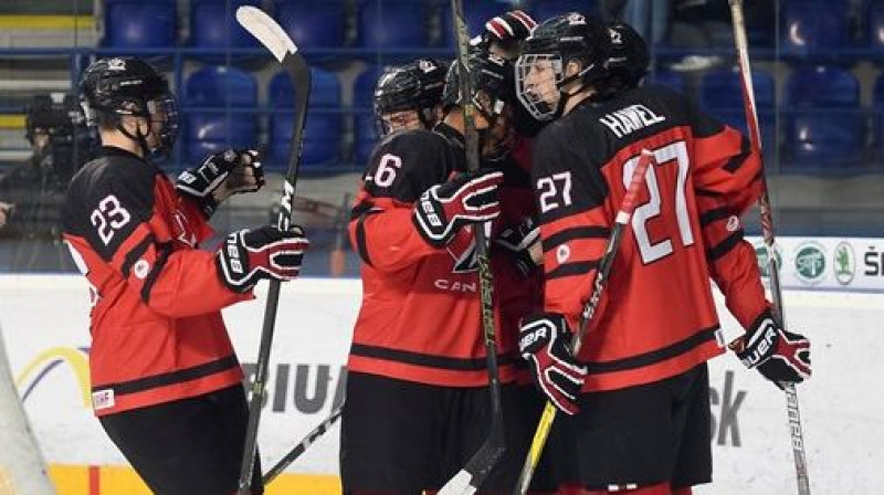 Kanādas U18 izlases hokejisti
Foto: Andrea Cardin/HHOF-IIHF Images