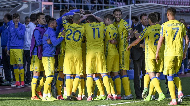 Ukraina atzīmē Jevhena Konopļankas vārtu guvumu
Foto: EPA/Scanpix