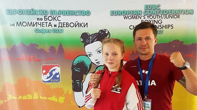 Jekaterina Marčenko un treneris Aleksandrs Sotņiks
Foto: Latvijas Boksa federācija
