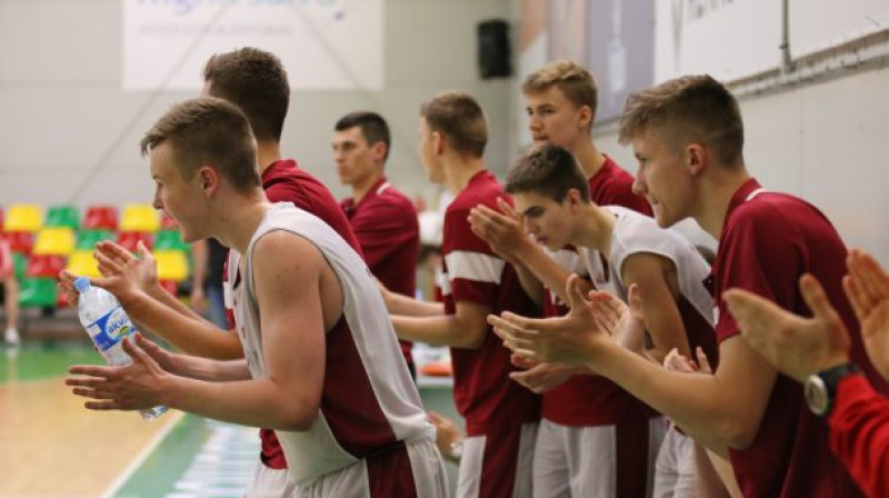 Latvijas U-16 puišu basketbola izlase
Foto: http://www.musukrepsinis.lt