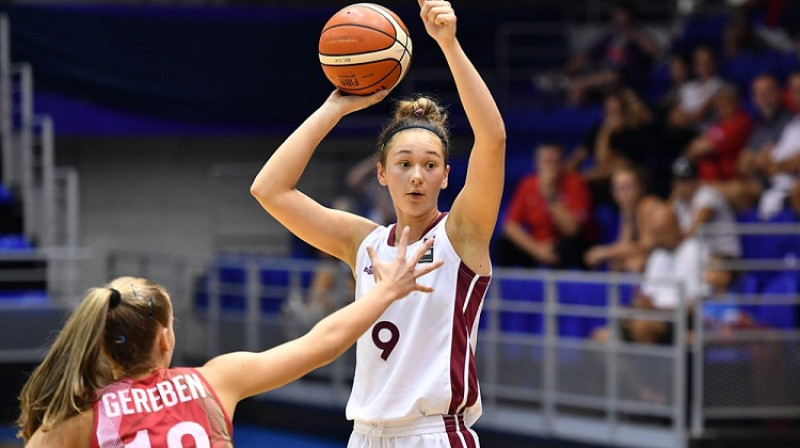 Janeta Rozentāle: 14 punkti un 12 atlēkušās bumbas pret Ungāriju
Foto: FIBA