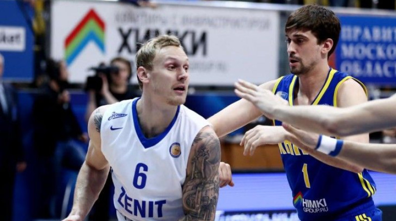 Jānis Timma vēl "Zenit" sastāvā pret Alekseju Švedu
Foto: basket.fc-zenit.ru