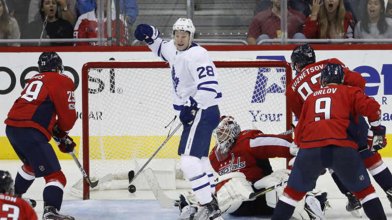 Konnors Brauns guva "Maple Leafs" uzvaras vārtus spēlē pret "Capitals"
Foto: USA SPORTS Today/Scanpix