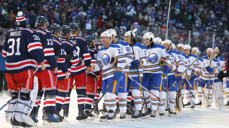 Bufalo "Sabres" spēlētāji pēc neveiksmes
Foto: USA Today Sports/Scanpix