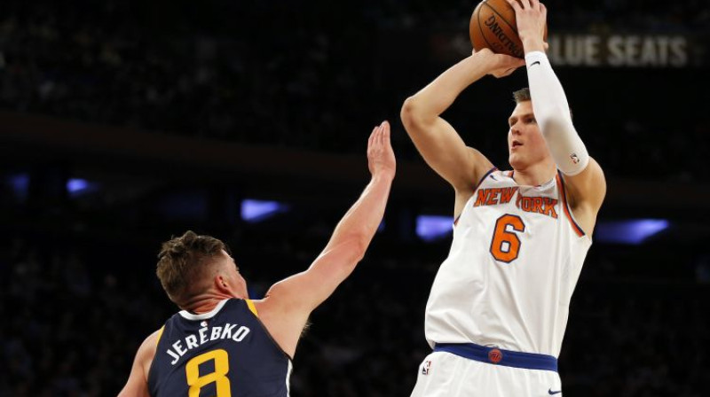 Kristaps Porziņģis pret Jūnasu Jerebko
Foto: USA Today Sports/Scanpix