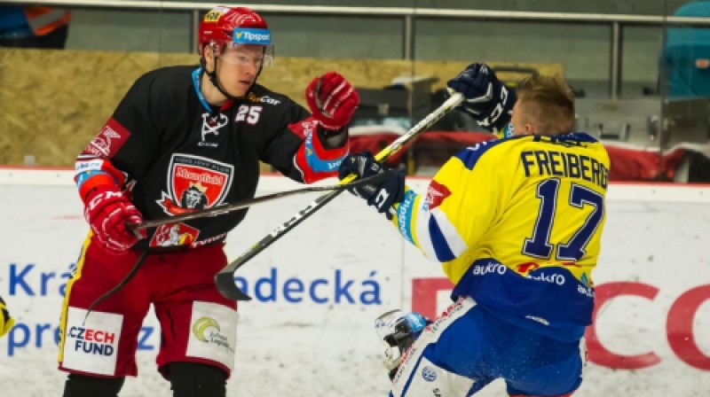 Andris Džeriņš pret Ralfu Freibergu
Foto: Stanislavs Součeks, mountfieldhk.cz